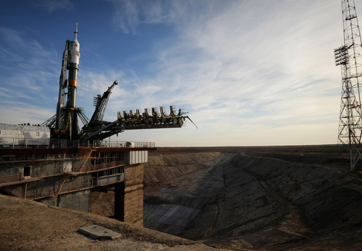 expedition-18-soyuz-tma-13-rollout 9443727085 o