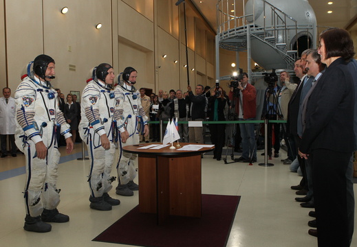 nasa2explore 9672348461 Expedition 37 38 Crew Members Report for Qualification Exams