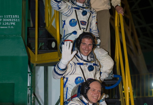 nasa2explore 9951608583 New Station Trio Boards Soyuz