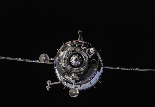 nasa2explore 9954553814 Soyuz TMA-10M Spacecraft Approaches Station for Docking