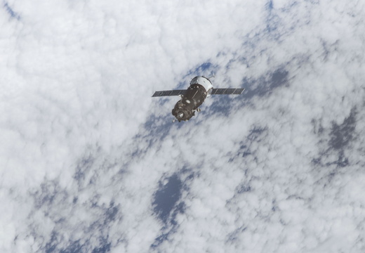 nasa2explore 9954558564 Soyuz TMA-10M Spacecraft Approaches Station for Docking