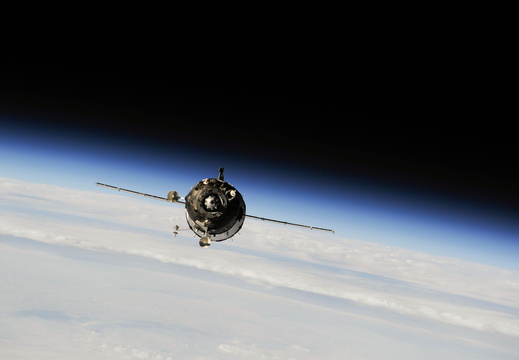 nasa2explore 9954564126 Soyuz TMA-10M Spacecraft Approaches Station for Docking