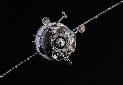 nasa2explore 9954662063 Soyuz TMA-10M Spacecraft Approaches Station for Docking