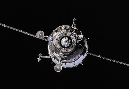nasa2explore 9954663723 Soyuz TMA-10M Spacecraft Approaches Station for Docking
