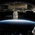 the-spacex-dragon-above-quebec_39637296913_o.jpg