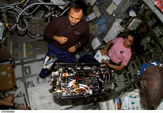 STS107-E-05820