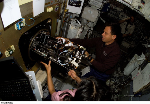 STS107-E-05832 