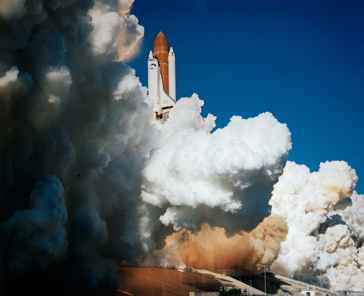 space-shuttle-challenger-lifts-off_10697981196_o.jpg