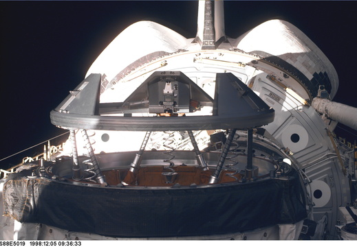 STS088-E-5019