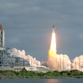 sts-31-launch_4858565452_o.jpg