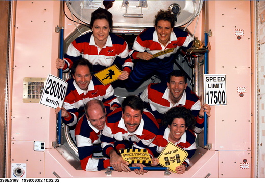 STS096-E-5168
