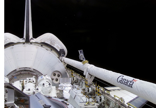 STS100-E-5017