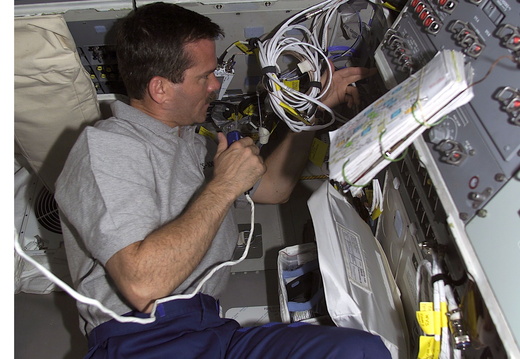 STS100-E-5032