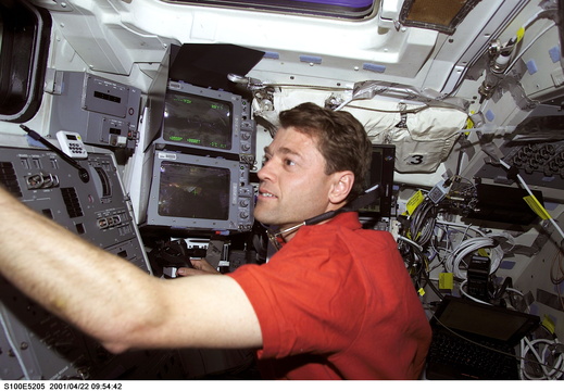STS100-E-5205