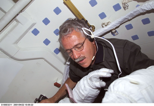 STS100-E-5211