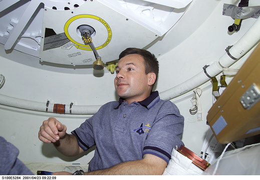 STS100-E-5284