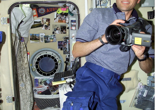 STS100-E-5323