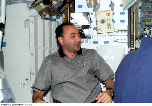 STS98-E-5016