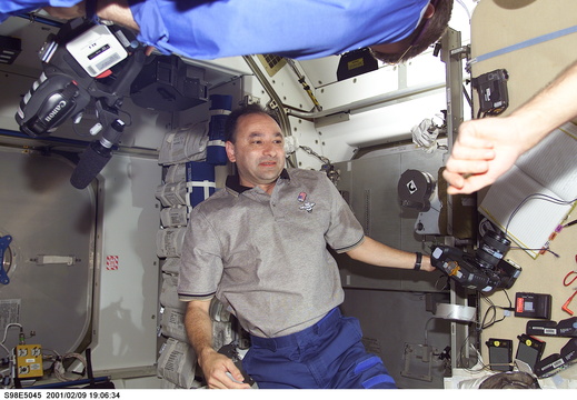 STS98-E-5045