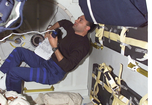 STS98-E-5088