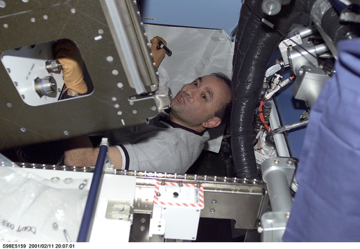 STS98-E-5159