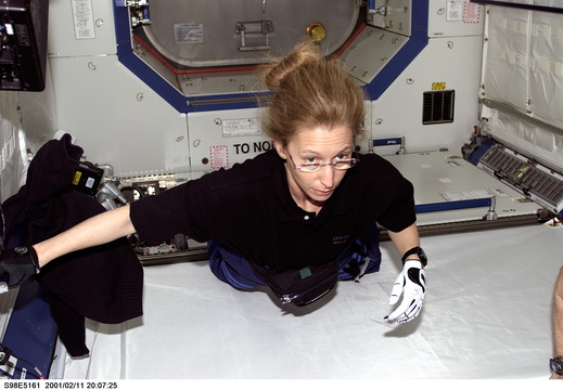 STS98-E-5161