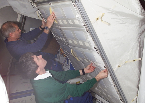 STS98-E-5250