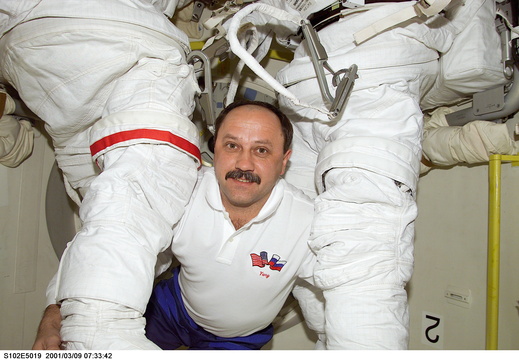 STS102-E-5019
