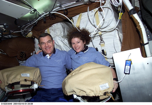 STS102-E-5049