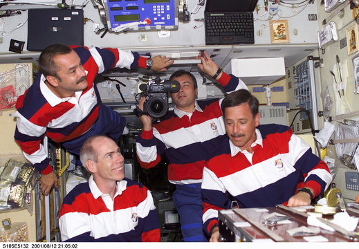 STS-105-E-5132