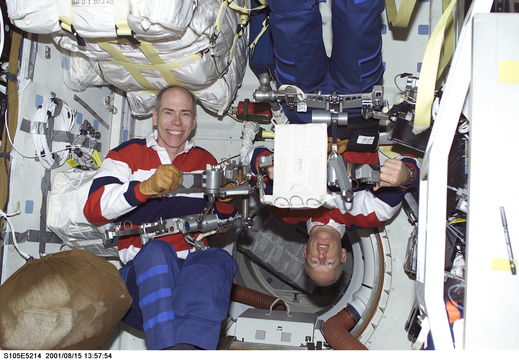 STS105-E-5214