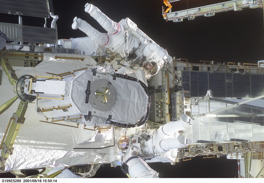 STS105-E-5280