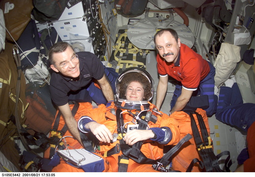 STS105-E-5442