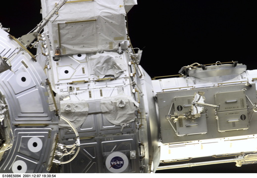 STS108-E-5094