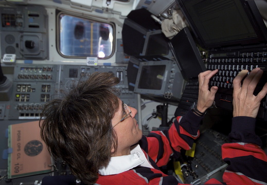 STS109-E-5291