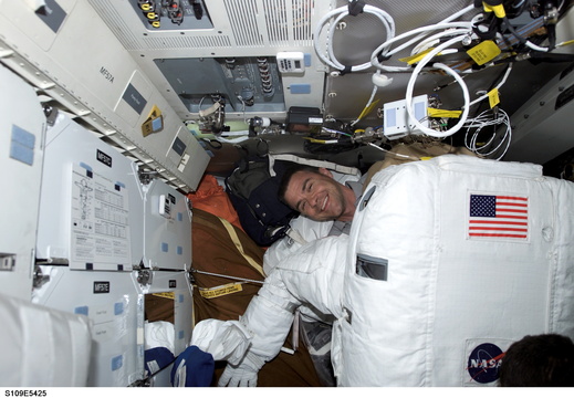 STS109-E-5425