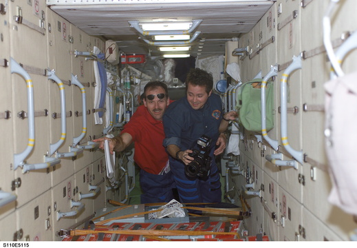 STS110-E-5115