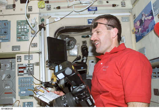 STS110-E-5131