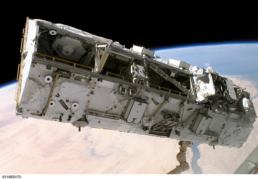 STS110-E-5173