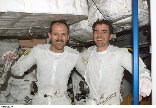 STS110-E-5370