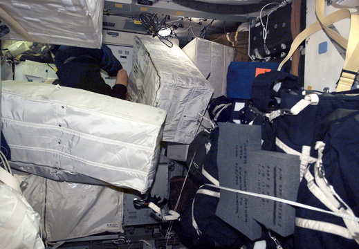 STS111-E-5041