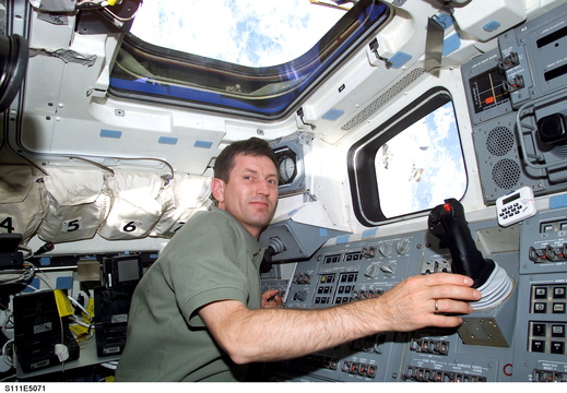 STS111-E-5071