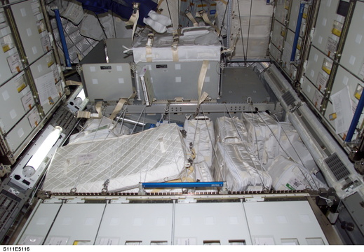 STS111-E-5116