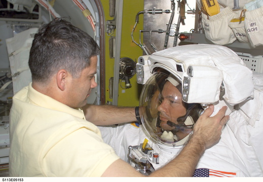 STS113-E-05153