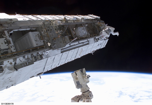 STS113-E-05170