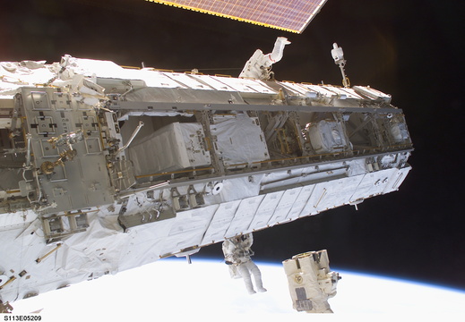 STS113-E-05209