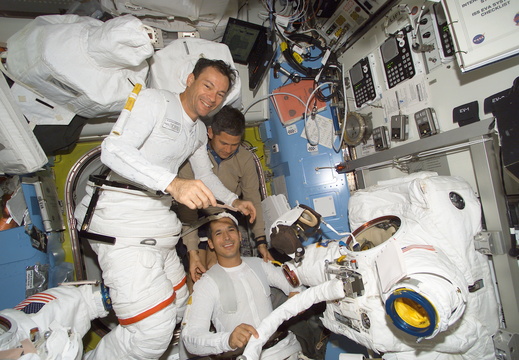STS113-E-05290