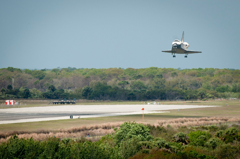 Discovery STS-133 Mission Landing - 9371382184_cf1c1bf350_o.jpg
