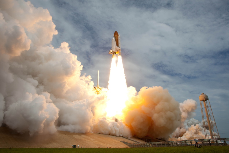STS-135 Atlantis Launch - 9394059696_2452c4fb1e_o.jpg