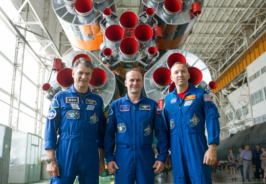 expedition-52-53-crew-with-soyuz-rocket 35962651272 o